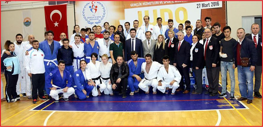 İŞİTME ENGELLİ JUDOCULAR ŞAMPİYONLUK GELENEĞİNİ BOZMADI