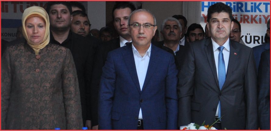 AK PARTİ SAHAYA İNİYOR !