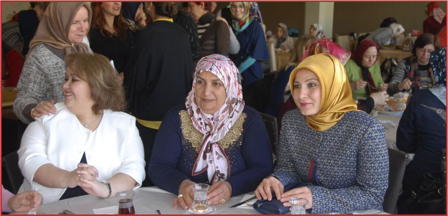 HANIMLAR ÜNİVERSİTE ÖĞRENCİLERİ İÇİN BULUŞTU