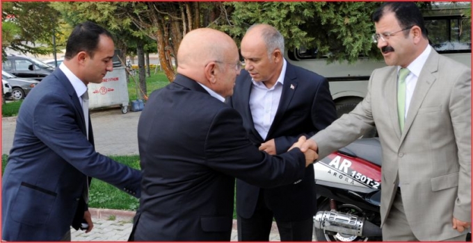 BELEDİYE BAYRAMLAŞMA PROGRAMINA YOĞUN İLGİ