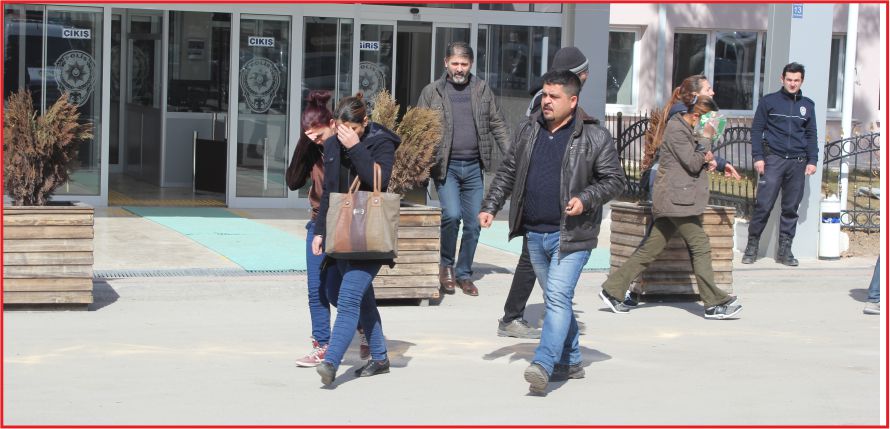 KADIN HIRSIZLAR TUTUKLANDI