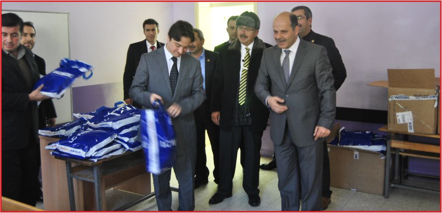 SARIVELİLER’ DE 1033 ÖĞRENCİYE KIYAFET YARDIMI YAPILDI