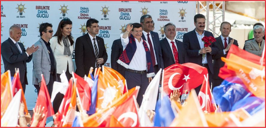 YÖNETENLER TOPUN AĞZINDA !