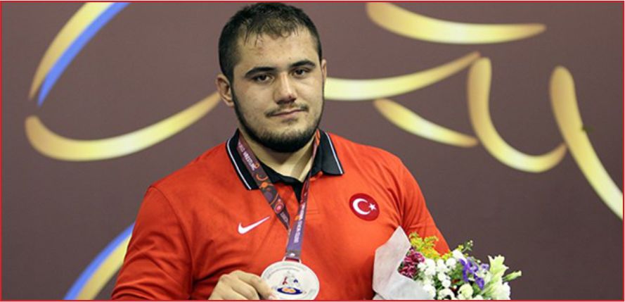 MİLLİ GÜREŞÇİMİZ EMRE DEDE, DÜNYA ÜÇÜNCÜSÜ OLDU