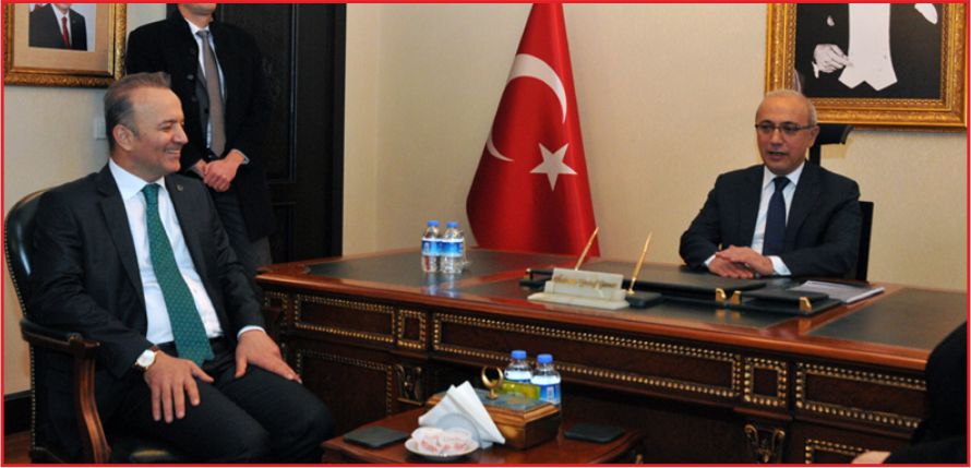 “AK PARTİ BELEDİYECİLİKTE DEVRİM YAPTI”