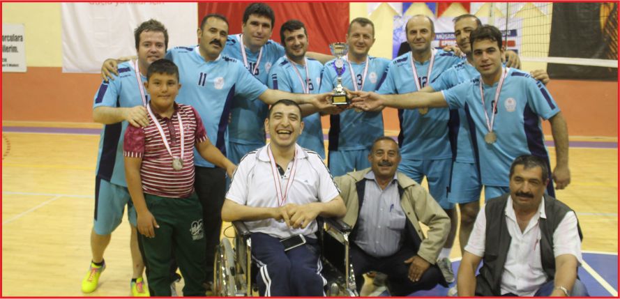 KURUMLAR VOLEYBOLDA ŞAMPİYON SPOR LİSESİ