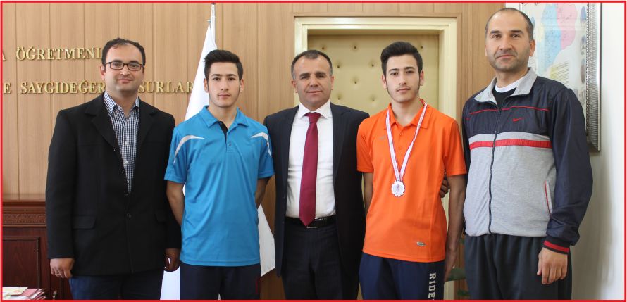 İKİZ KARDEŞLERİN BÜYÜK BAŞARISI