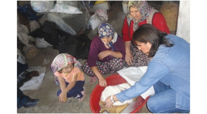 Kadın çiftçiler eğitiliyor