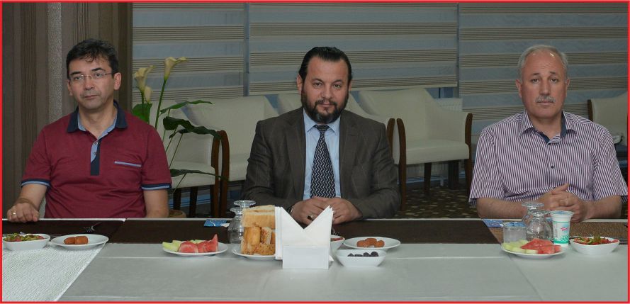 REKTÖR AKGÜL YABANCI UYRUKLU ÖĞRENCİLERLE İFTARDA BULUŞTU