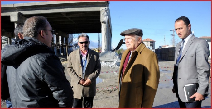 VE NİHAYET ORASI DA YIKILIYOR