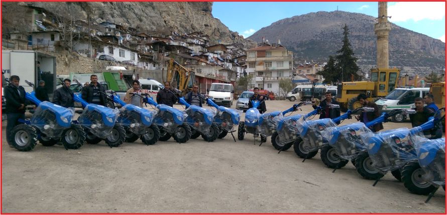 MADENCİLERE EL TRAKTÖRLERİ VERİLDİ