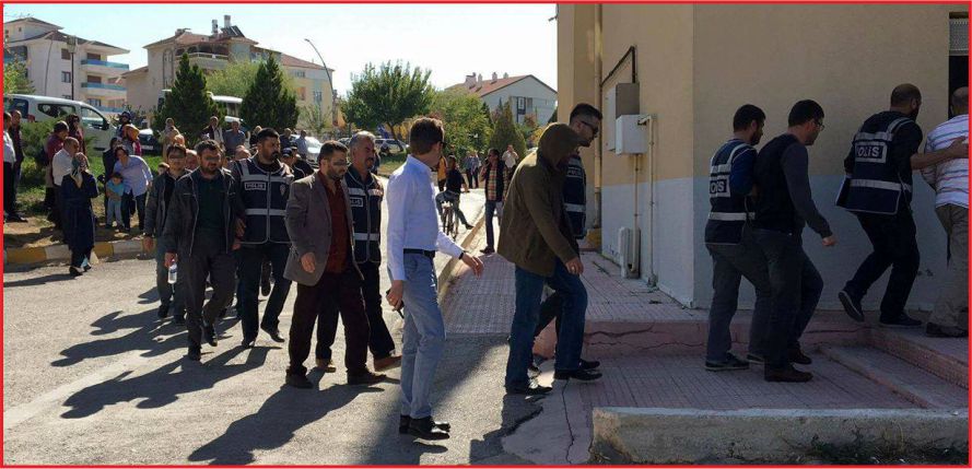 5 ÖĞRETMEN TUTUKLANDI