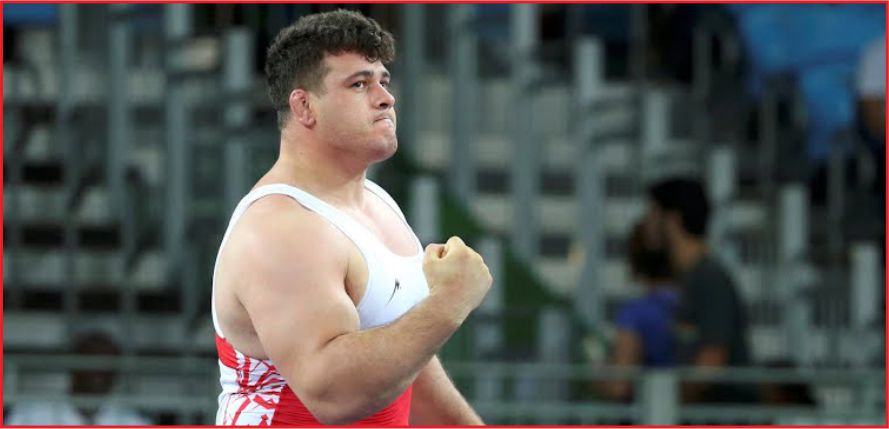 RIZA KAYAALP’TEN GÜMÜŞ MADALYA