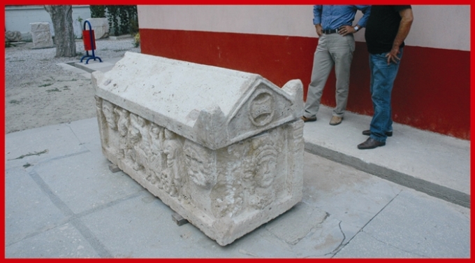 Lahit Mezar “Çakma “Çıktı !