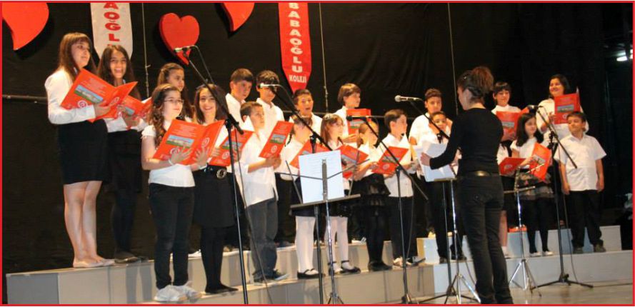 BABAOĞLU KOLEJİNDEN KONSER