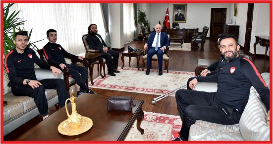 AMPUTE MİLLİ TAKIMINDAN VALİ MERAL’E ZİYARET