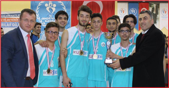 ANADOLU VE LARENDE ANADOLU ŞAMPİYON