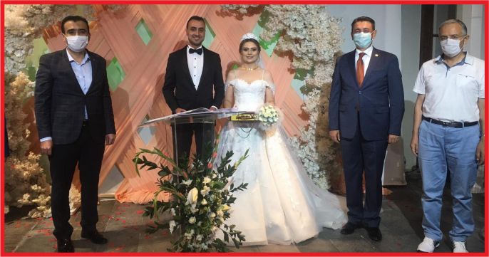 ATİK VE ÖZ AİLESİNİN MUTLU GÜNÜ