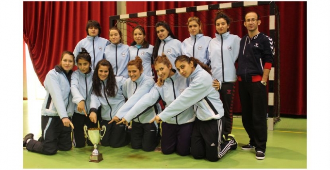 KMÜ HENTBOL’DA ŞAMPİYON OLDU