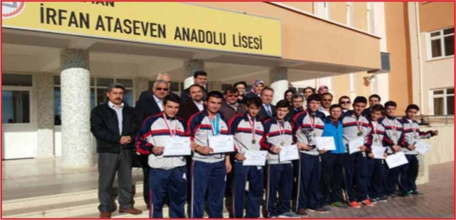 FUTSAL’DA İRFAN ATASEVEN ANADOLU LİSESİ RÜZGÂRI
