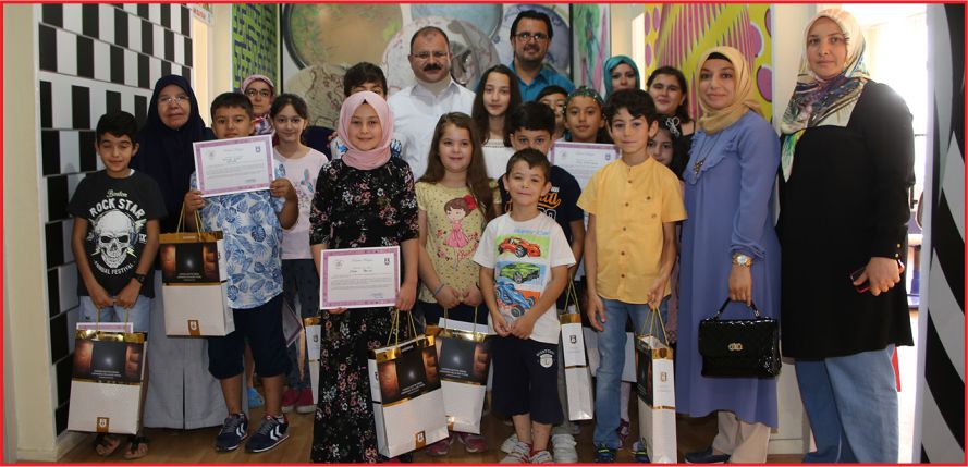 DENEME VE BİLİM MERKEZİ'NDE KÜÇÜK ÖĞRENCİLER SERTİFİKALARINI ALDI