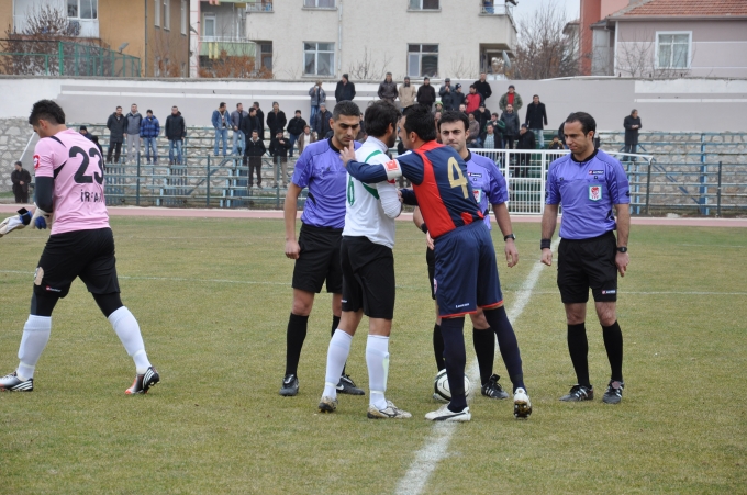 CEYHANSPOR-BELEDİYE MAÇI TEHİR !