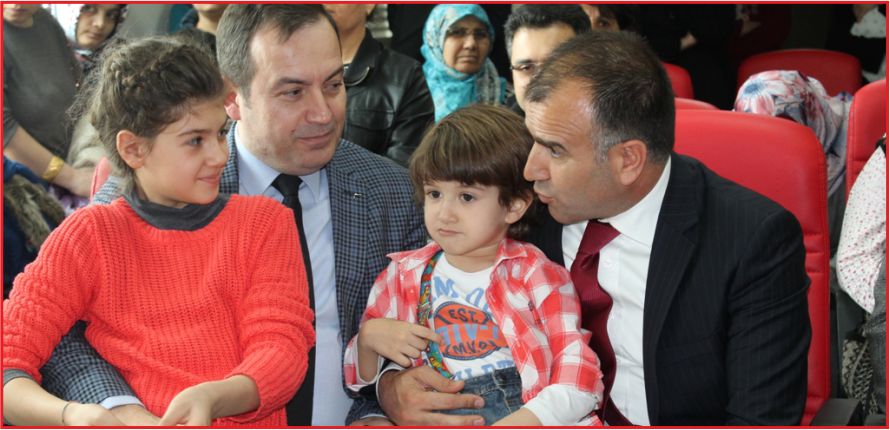 HASTANEDEKİ ÇOCUKLARIN BAYRAMLARI UNUTULMADI