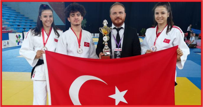 BALKAN ŞAMPİYONASI’NDA KARAMAN’IN GURURU OLDULAR