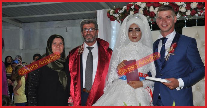 BAŞKAN OĞLUNUN NİKAHINI KIYDI