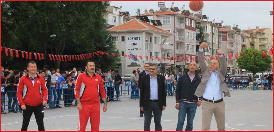 KARAMAN’DA 3X3 SOKAK BASKETBOLU HEYECANI BAŞLADI