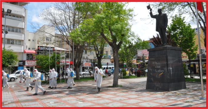 BELEDİYE DEZENFEKTE EDİYOR