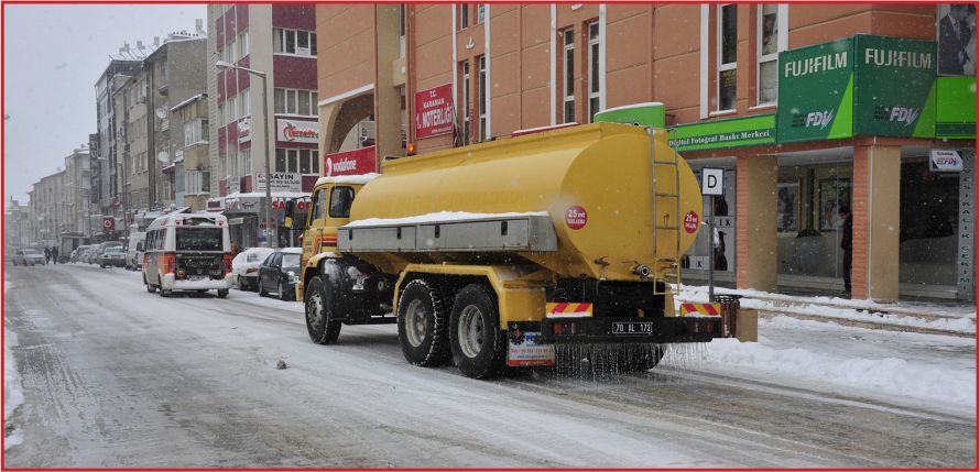BELEDİYEDEN KARLA MÜCADELE