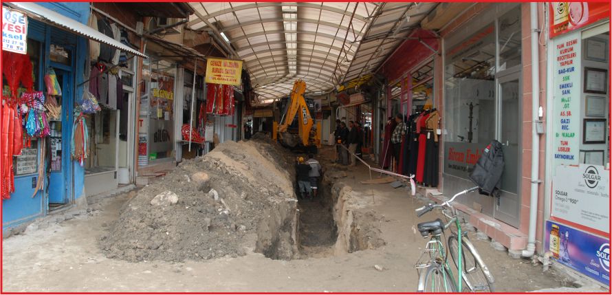 YAĞMUR VE İÇME SUYU HATLARI YENİLENİYOR