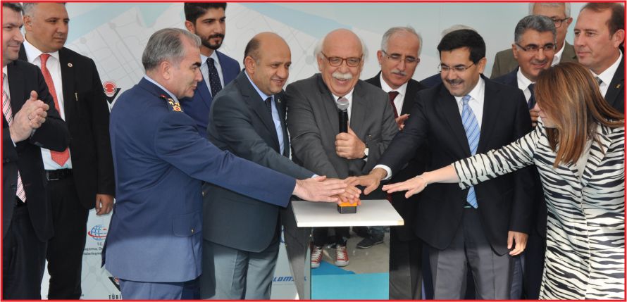 MİLLİ ELEKTRİKLİ LOKOMOTİF E1000 RAYLARA İNDİ