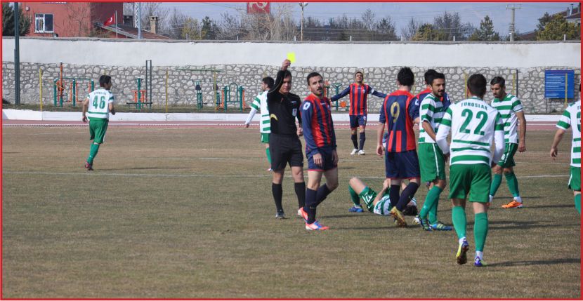 ÜÇ TAKIM ZİRVE YARIŞINDA