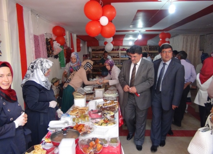 KAREGDER\&#039;DEN KERMES