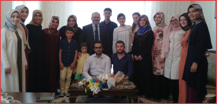 ÖĞRENCİLERİ DEKAN HOCASINI UNUTMADI