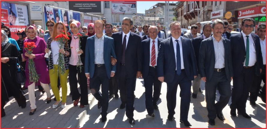 AK PARTİ'DEN GÖVDE GÖSTERİSİ