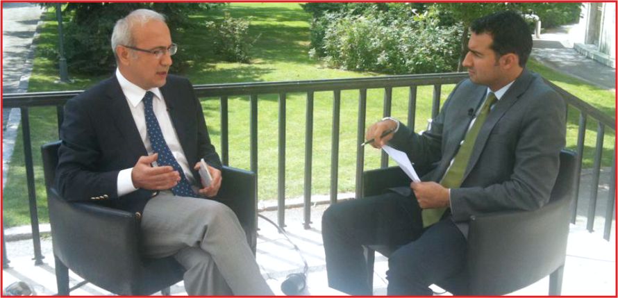 “TÜRKİYE DİMDİK AYAKTADIR”