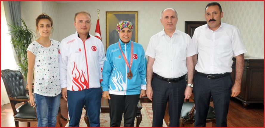 BAŞARILI SPORCU ÖDÜLLENDİRİLDİ