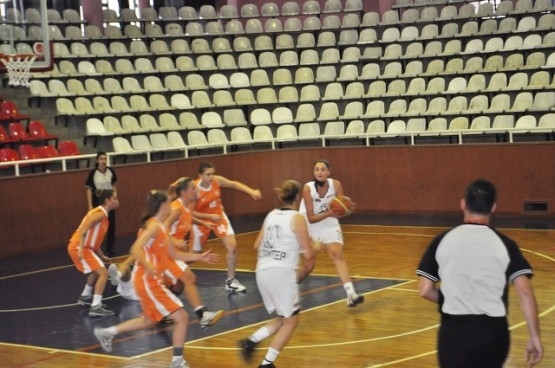 LİGDE YENİLGİSİZ TAKIM KALMADI !