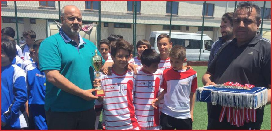 U-13 FUTBOLDA ÖDÜLLER VERİLDİ