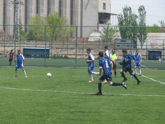 AMATÖRLERDE HEYECAN SÜRÜYOR