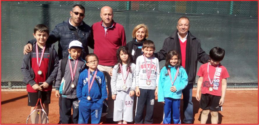 MİNİK TENİSÇİLERDEN BÜYÜK BAŞARI