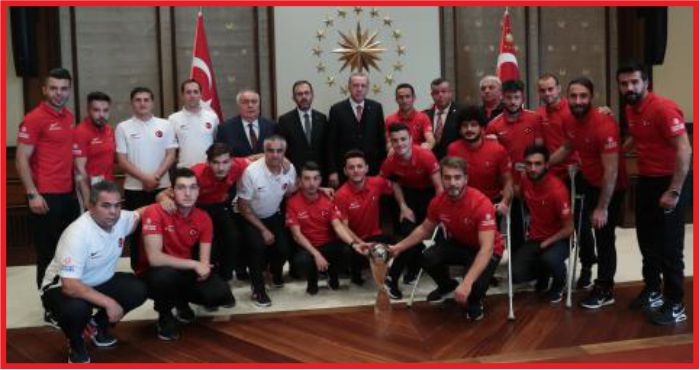 CUMHURBAŞKANI ERDOĞAN, AMPUTE FUTBOL MİLLİ TAKIMINI KABUL ETTİ
