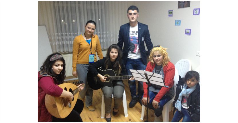 GENÇLİK MERKEZİNDEN MÜLTECİLERE KURS!