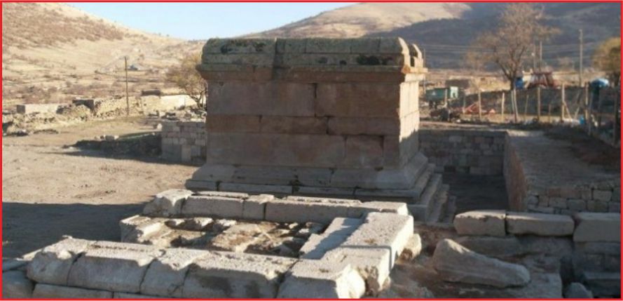 TAPINAK MEZAR ÇIKTI