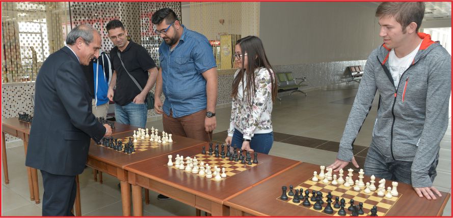 “SATRANÇ BÜYÜK HAYATIN KÜÇÜK MODELİDİR”