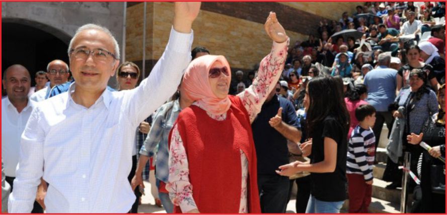 ELVAN KALKINMA BAKANI !