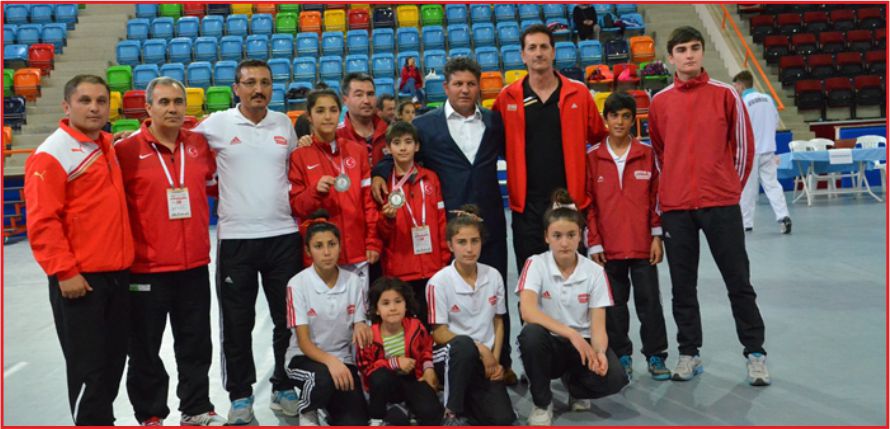 1 GÜMÜŞ 1 BRONZ KARAMAN’A